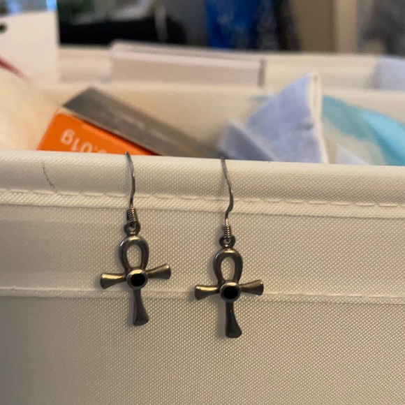 Jewelry - Vintage 925 Silver Earrings With Onyx